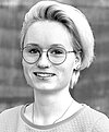 Katrin Saup ist Account Director bei arsmedium und verantwortete die Einführung von BCS von Projektron. Ihr Fokus liegt auf Prozessmanagement, klarer Führung und der erfolgreichen Einbindung von Mitarbeitenden. Porträt von Katrin Saup, Account Director bei arsmedium und Autorin des Fachartikels zur Einführung von BCS von Projektron.