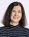 Nathalie Buser, Head Data Management & Statistics am Forschungszentrum der Lindenhofgruppe, über den Einsatz von Projektron BCS in der Forschungsorganisation. Porträt von Nathalie Buser, Head Data Management & Statistics, Forschungszentrum der Lindenhofgruppe